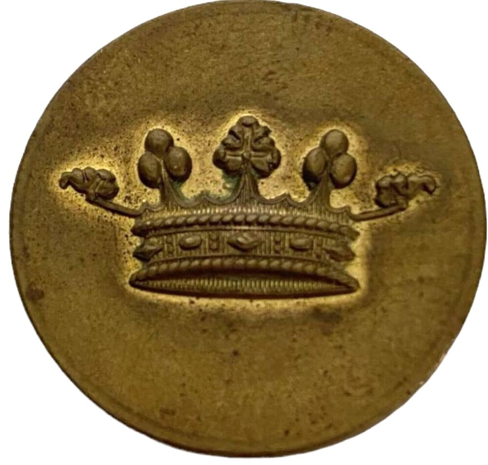 La Belle Jardiniere- Paris Marquis Crown Antique Shank Livery Back Gilt Button - Picture 2 of 5